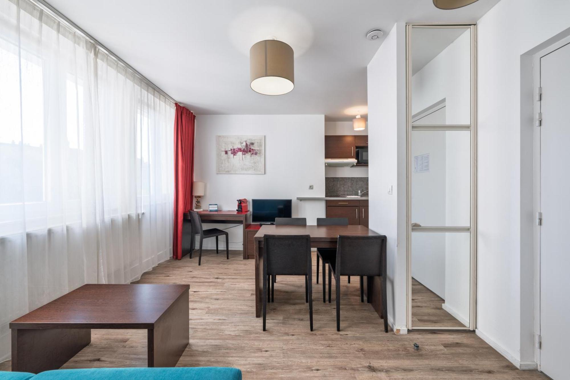One-Bedroom Apartment (4 Adults)